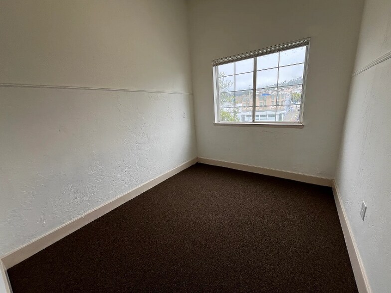 Building Photo - 6282 Mission St