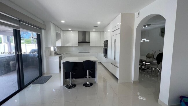 Building Photo - 3570 W 92nd Pl