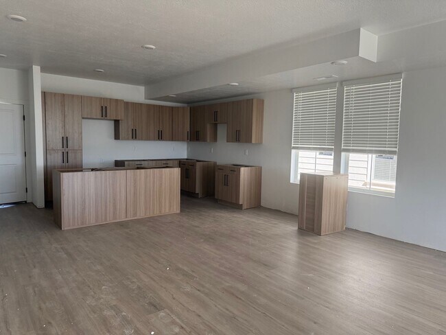 Building Photo - 958 Swoop Dr