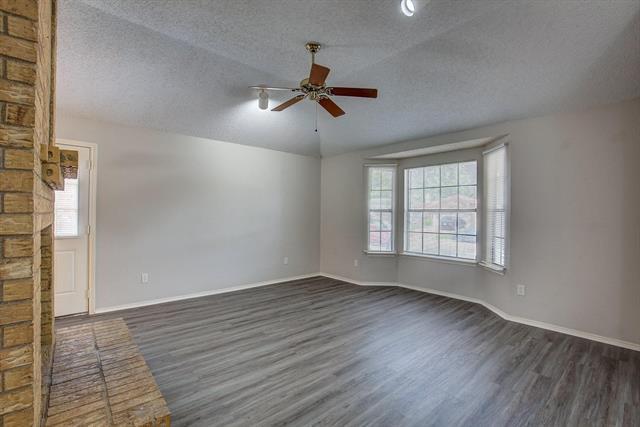 Building Photo - 406 Valley Spring Dr