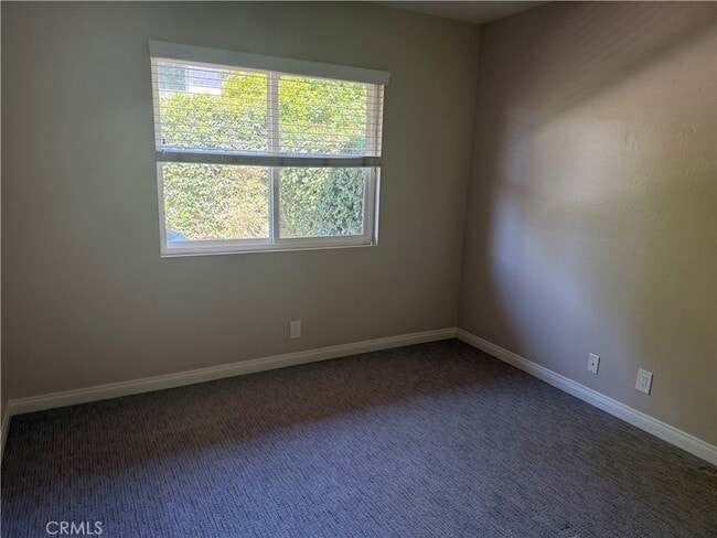 Building Photo - 41 Sparrowhawk