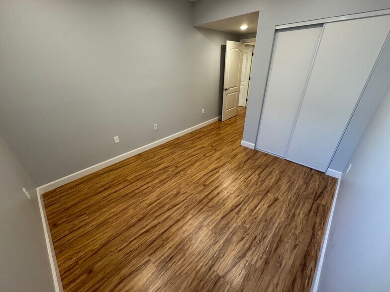 Building Photo - 6718 Sylmar Ave