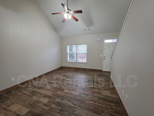 Building Photo - 140 Oakmont Dr