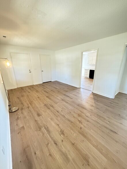 Building Photo - 214 Rosehill Dr