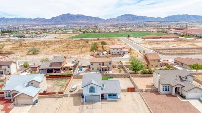 Primary Photo - 6228 Brillo Luna St