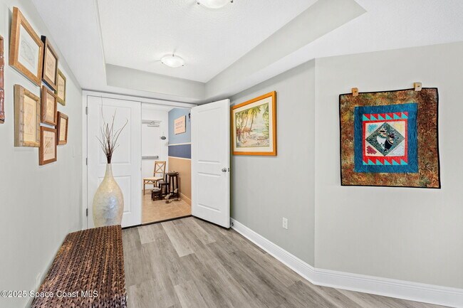 Building Photo - 410 Hayes Ave