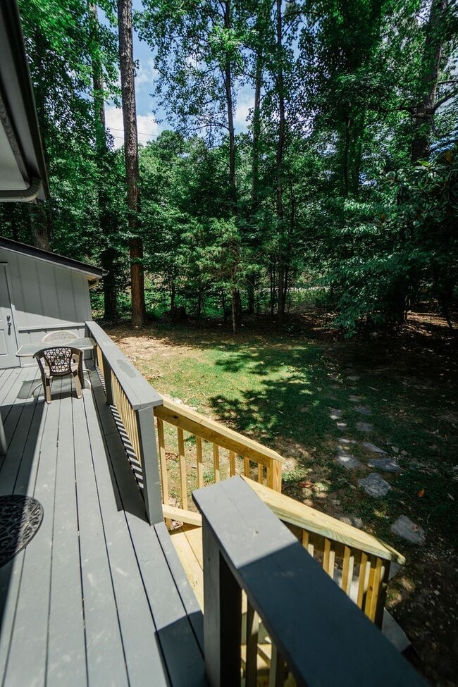 Building Photo - Move-in ready Townhome in a quiet neighbor...