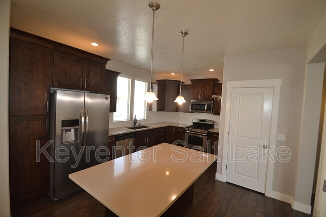 Building Photo - 11373 S Oakmond Rd