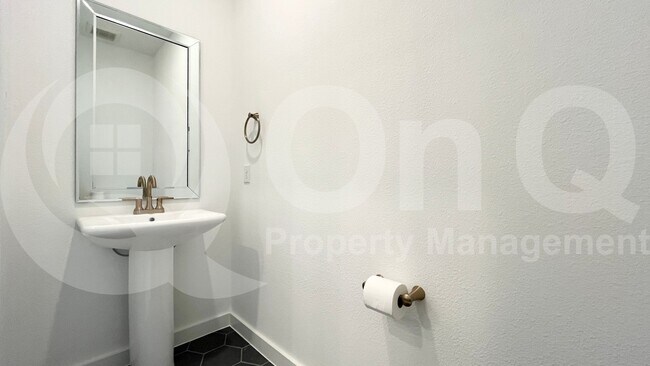 Building Photo - 820 Cavitt Ct