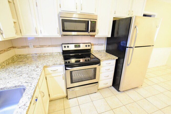 Building Photo - 6604 Bonnie Bell Ln