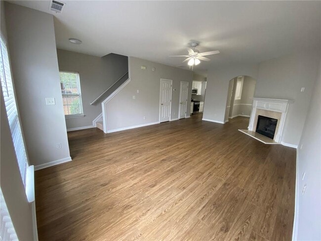 Building Photo - 677 Kenridge Dr