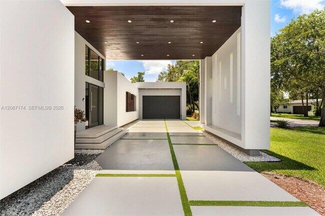 Building Photo - 15315 SW 84th Ave