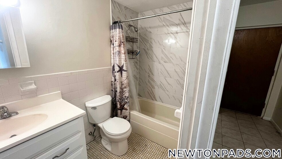 Building Photo - 175 Adams St