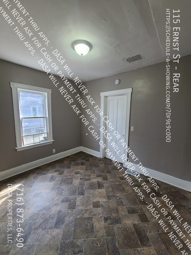 Building Photo - 115 Ernst St