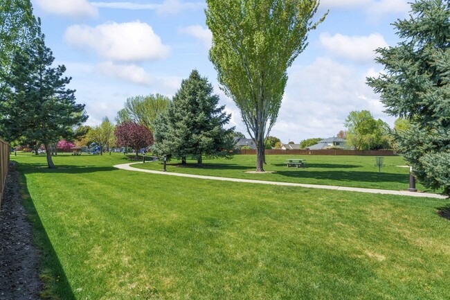 Building Photo - 3589 N Chatterton Way