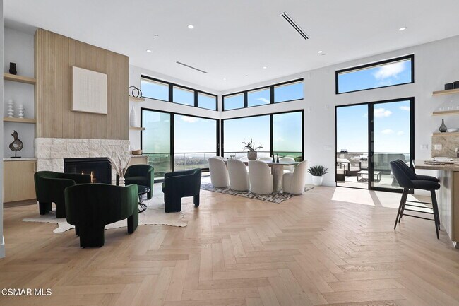 Building Photo - 697 Via Cielito