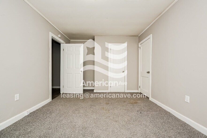 Building Photo - 156 Parkwood Ave