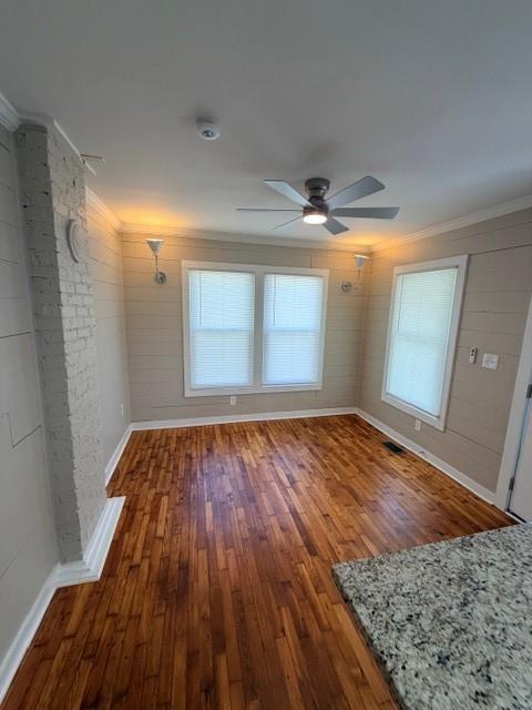 Building Photo - 1332 McClelland Ave