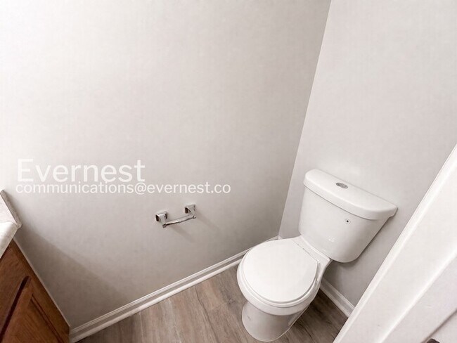 Building Photo - 3 Bed, 2 Bath Home with Garage / Pet-Friendly / Available Now!