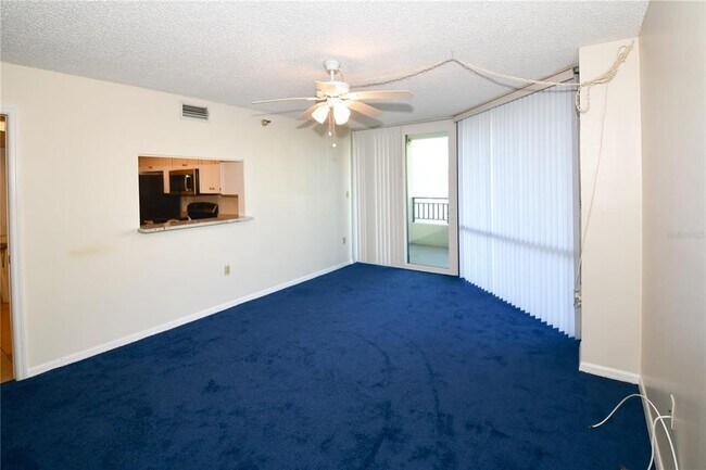 Building Photo - 690 Island Way