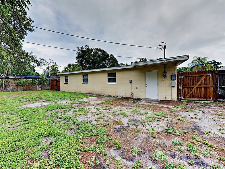 Building Photo - 651 12th Ave N