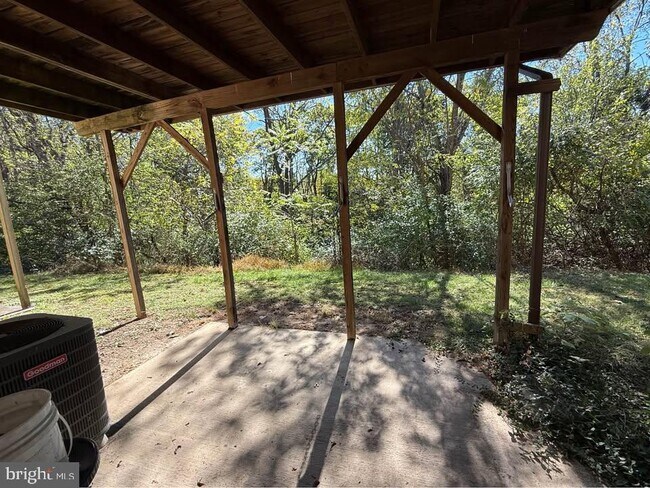 Building Photo - 1145 Pheasant Dr N