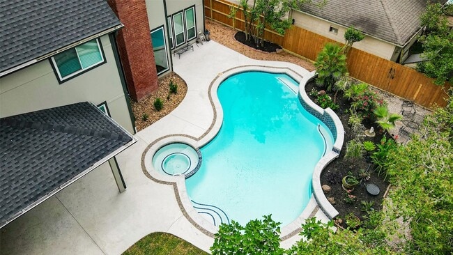 Building Photo - 5807 Mountain View Dr