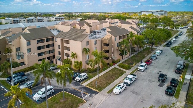 Building Photo - 10500 SW 108th Ave