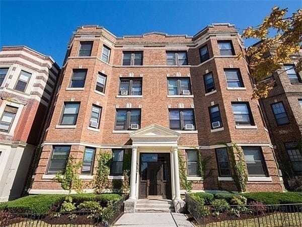 Building Photo - 451 Park Dr