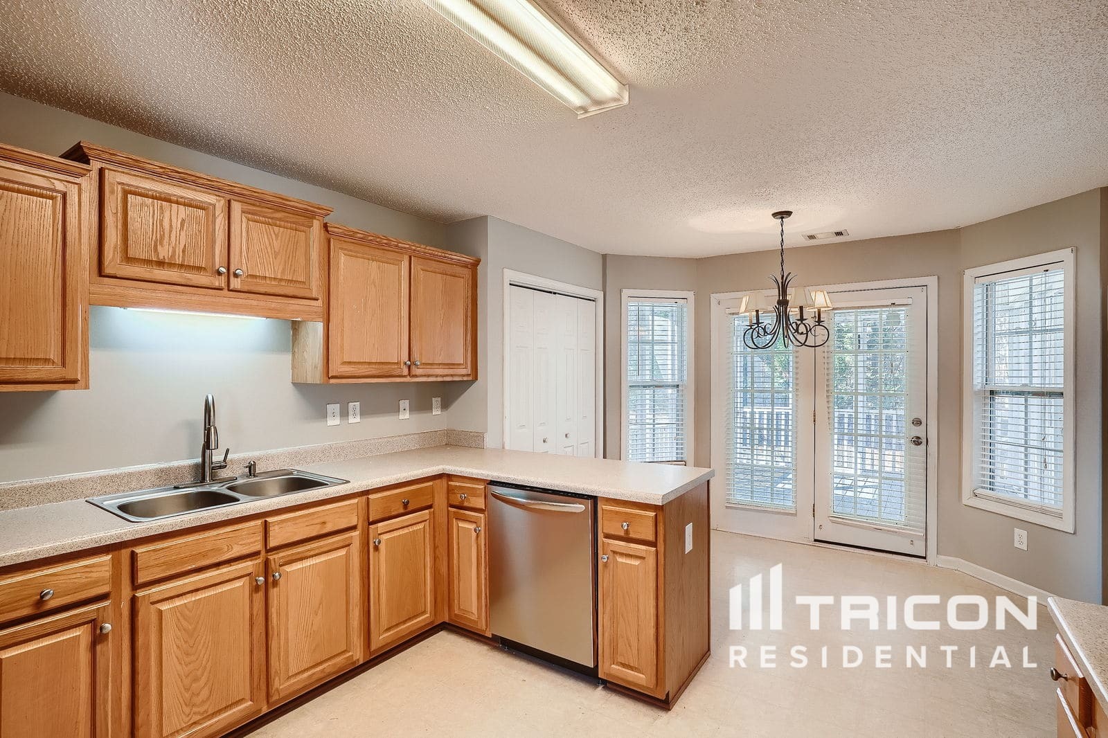 Building Photo - 88 Oliveria Way