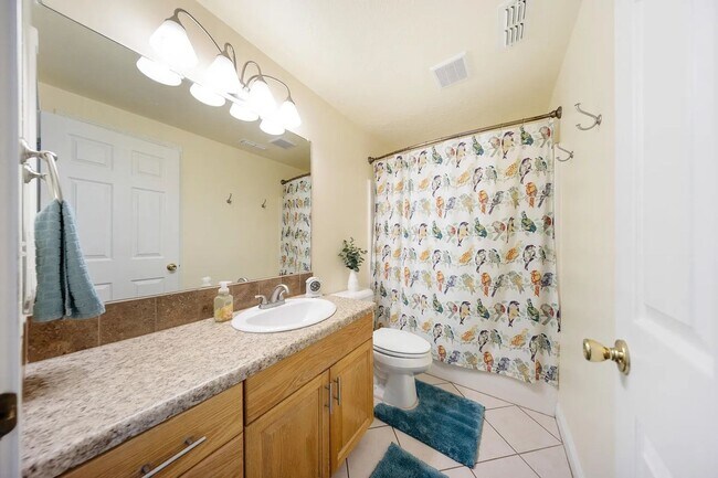 Building Photo - Spacious 6 Bedroom Home in La Verkin!