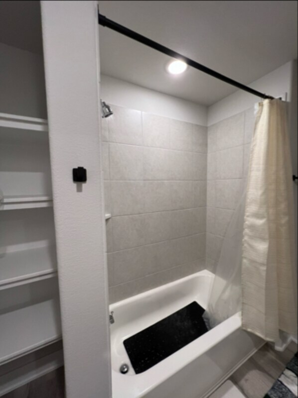 Building Photo - 4028 Baja Ln