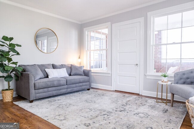 Building Photo - 111 E Screven St