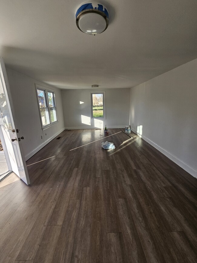 Building Photo - 106 Railroad Ave