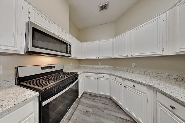 Building Photo - 7007 Fuchsia Ln