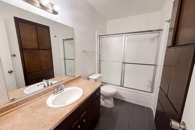 Building Photo - 258 Rolling Hills Pl