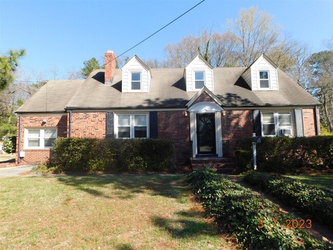 Primary Photo - 2 br, 1 bath Duplex - 6230 Sedgefield Dr A...