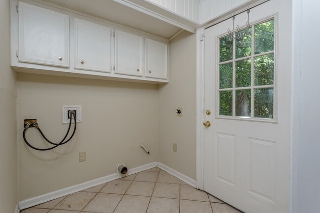 Building Photo - 1230 Timbergrove Ln