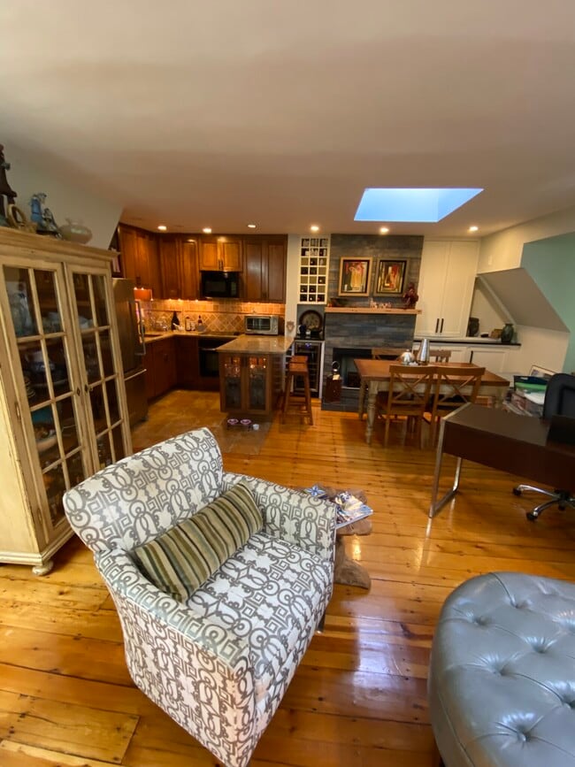 Building Photo - 52 E Springfield St