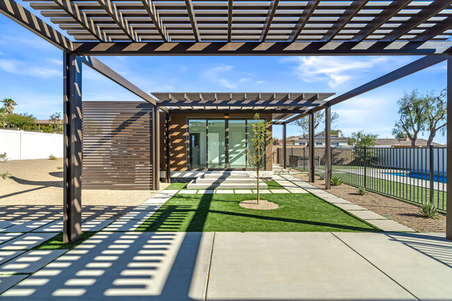 Building Photo - 13852 Scenic Crest Cir