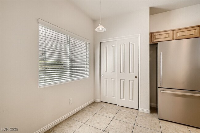 Building Photo - 8729 Horizon Wind Ave