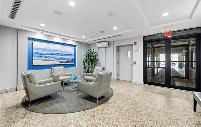 Building Photo - 360 shore Rd