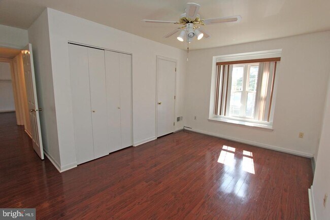 Building Photo - 185 Valley Stream Cir