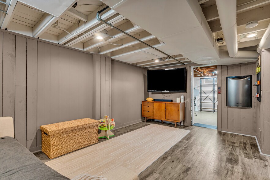 Building Photo - 3711 Normandy Rd