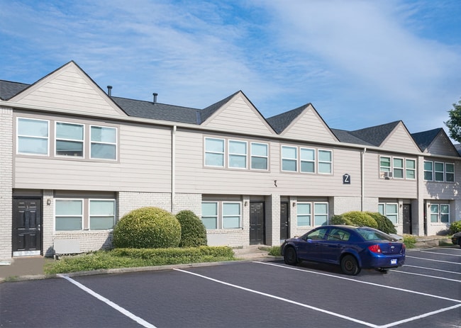 Building Photo - Broadway Townhomes
