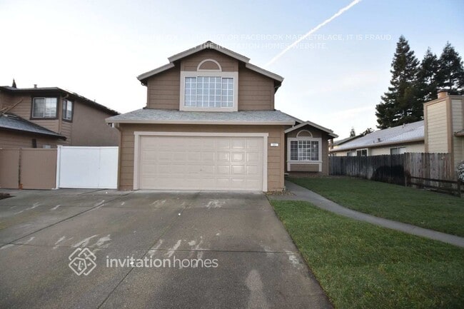 Building Photo - 242 Newport Cir