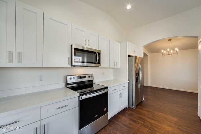 Building Photo - 3024 E Blackhawk Dr