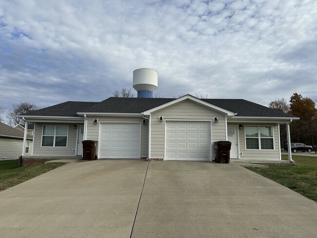 Building Photo - 9029 Landon Ln