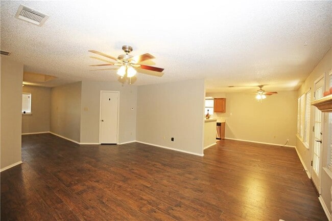 Building Photo - 12903 Humphrey Dr