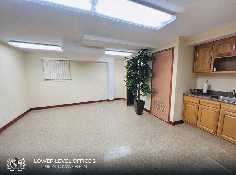 Building Photo - 301 Tucker Ave